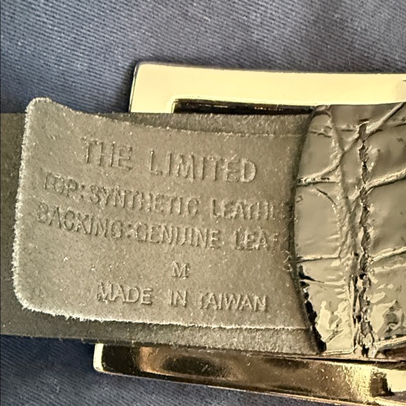 The Limited Black Crocodile Pattern Belt - Picture 2 of 3